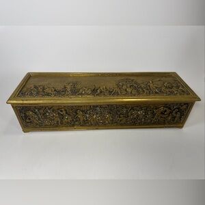 Antique solid brass high relief trinket jewelry snuff box velvet lining heavy